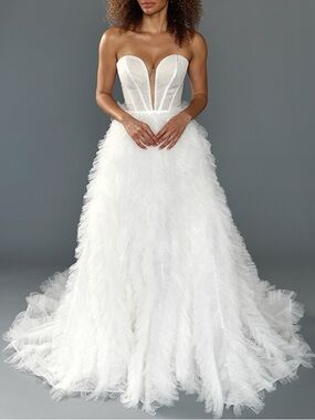 Louvienne ‘Beck’ Gown